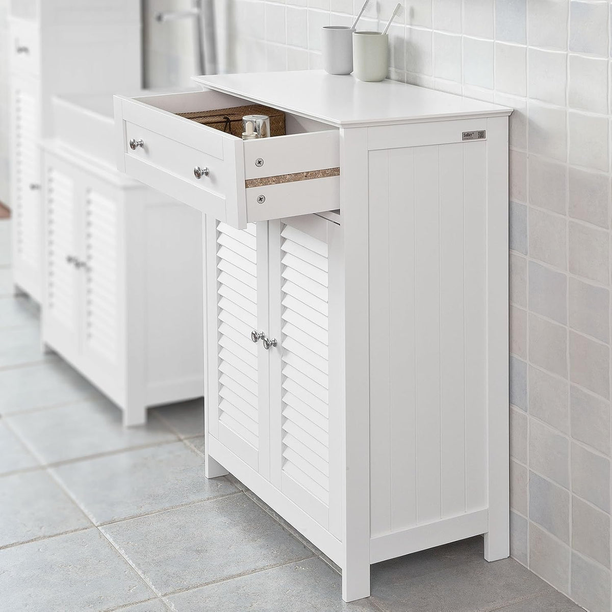 White Bathroom Vanity Set with Drawer and Double Shutter Door G638