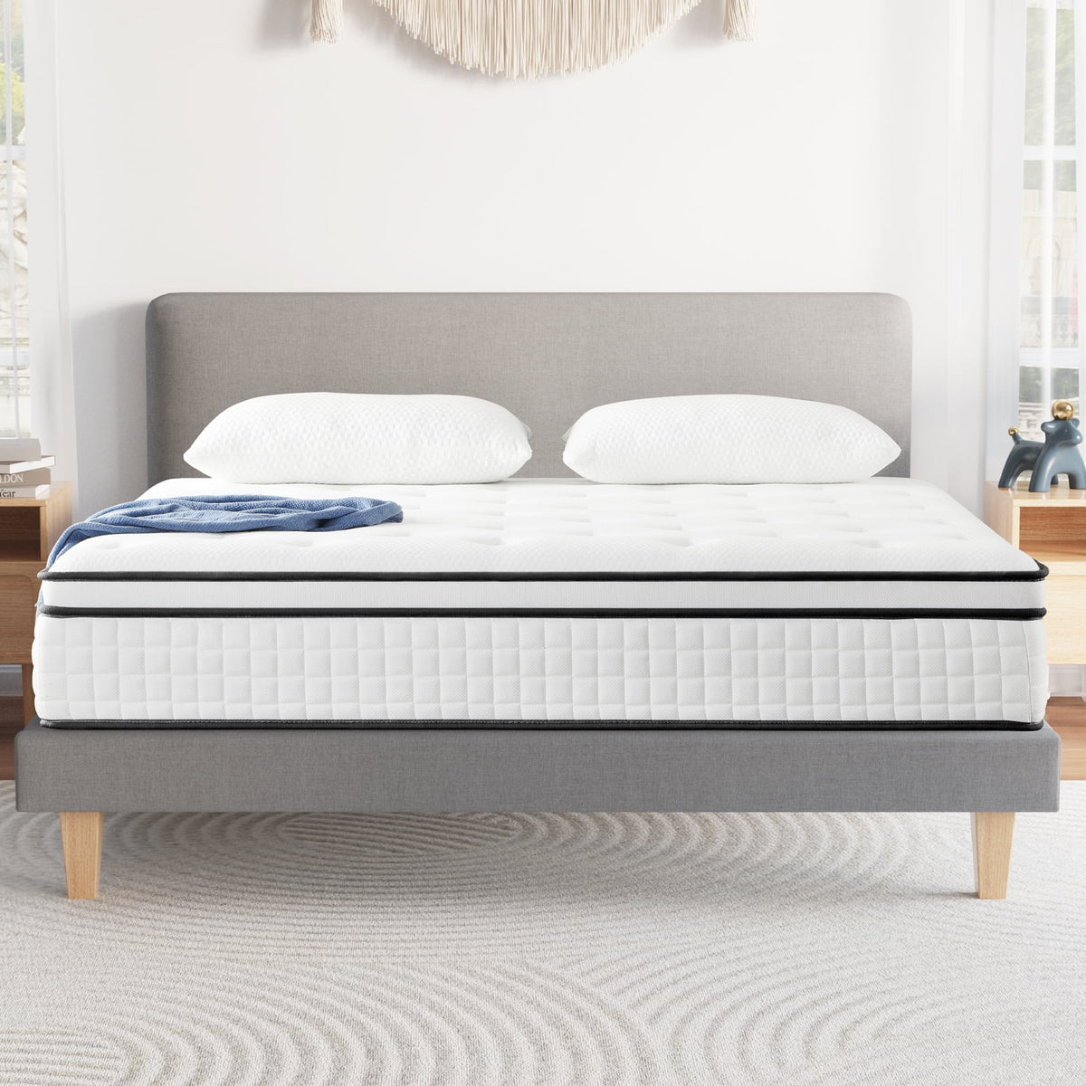 Queen Size 12 inch Hybrid Innerspring Mattress A49279