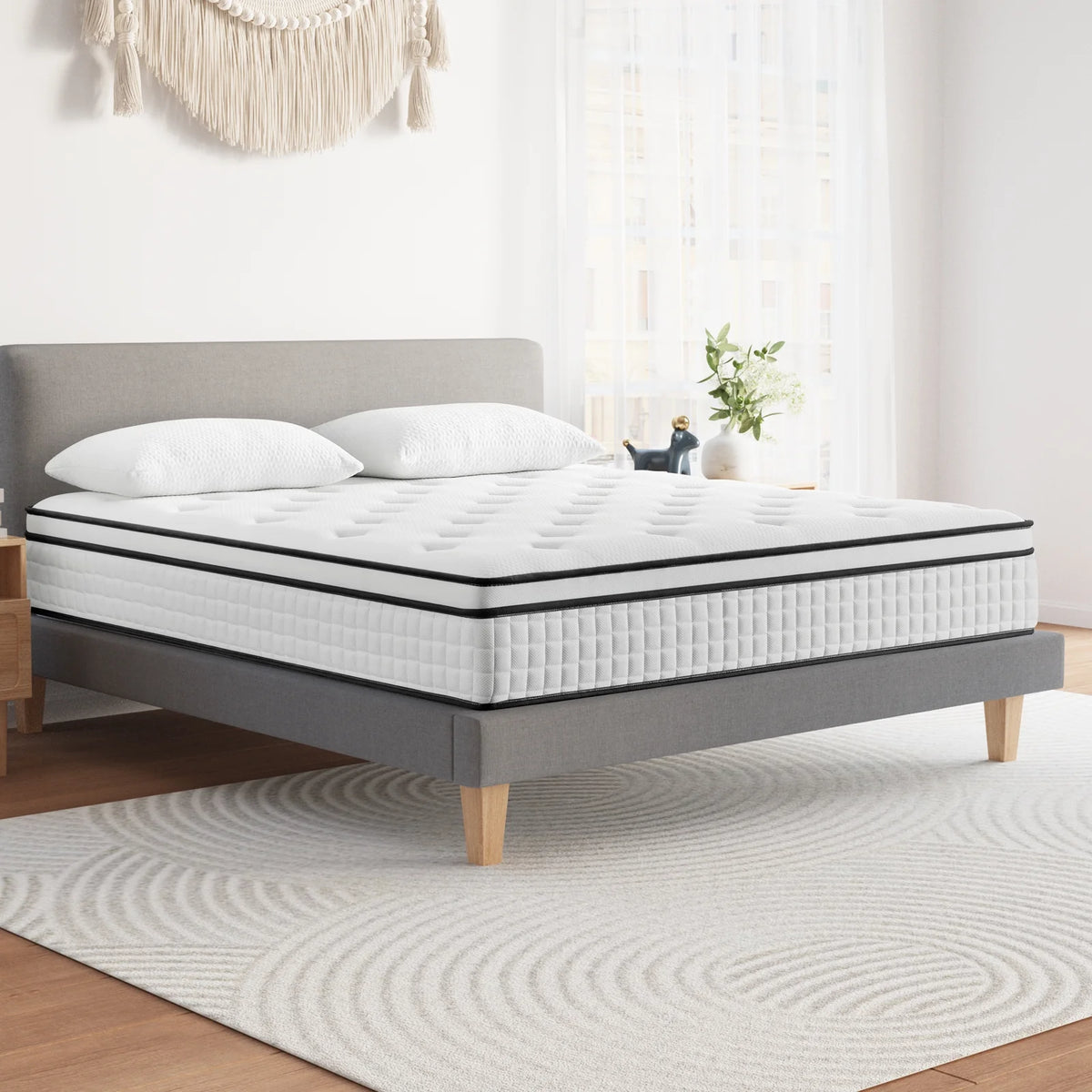 Queen Size 12 inch Hybrid Innerspring Mattress A49279