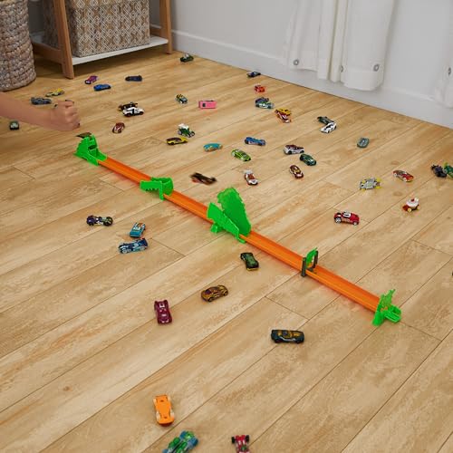 Toy Car Track Set with 1:64 Scale Vehicle J840021