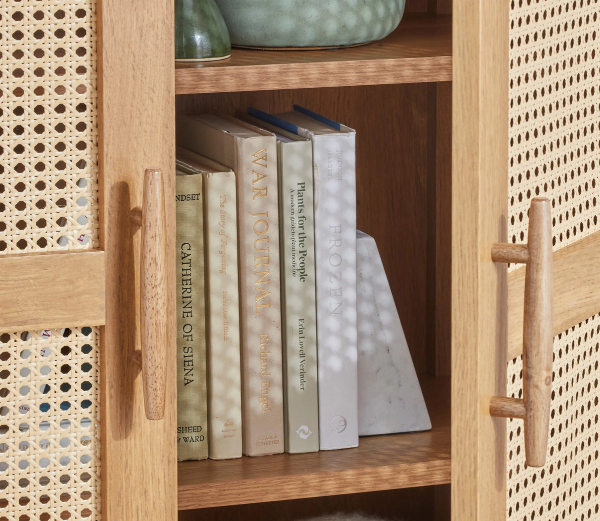 Storage Cabinet J7417