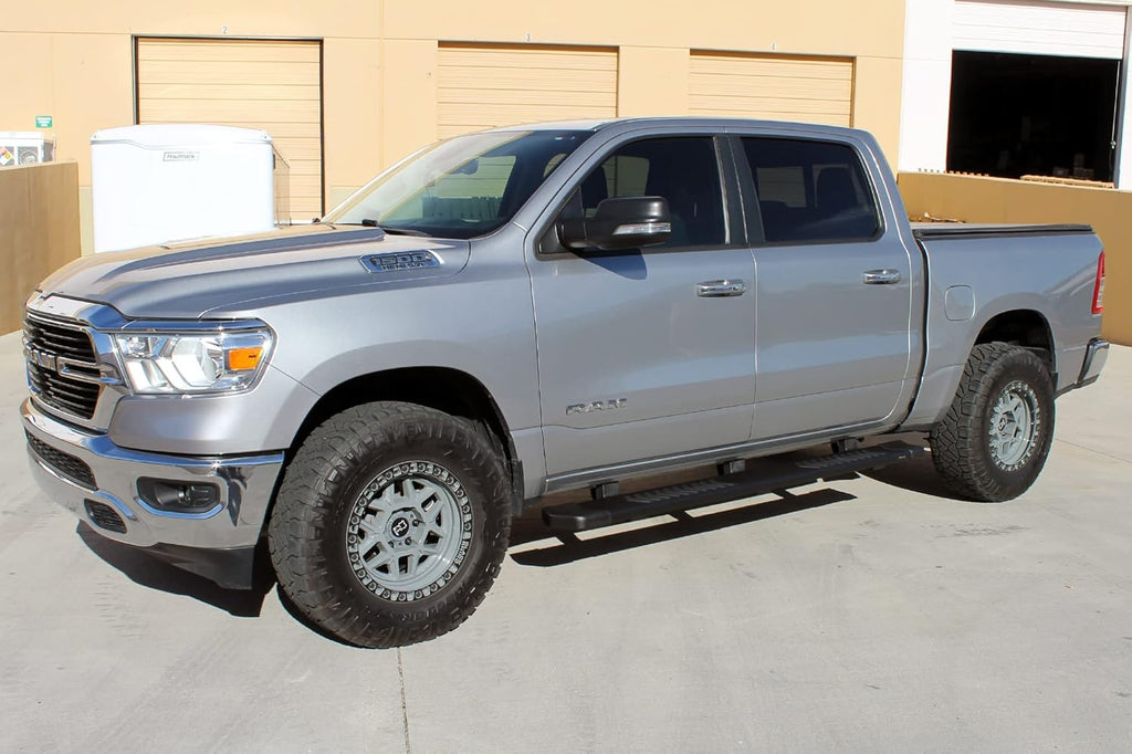 6 inch Black Textured Running Boards with Bracket Covers Q226807